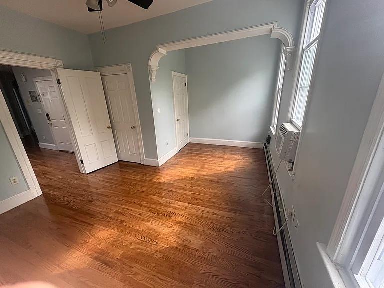 316 1/2 Webster Ave #2 — Photo 4