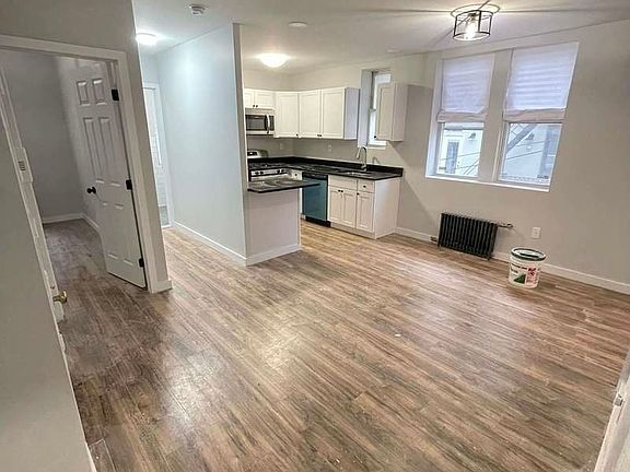 4th image of 262 Halsey St #B2