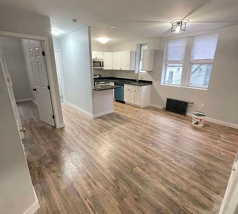 1st image of 262 Halsey St #2