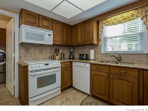 5th image of 4601 Twynham Ln