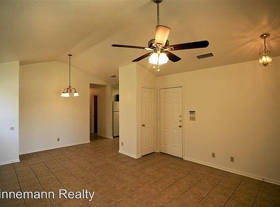 3rd image of 2105 Agate Dr #B