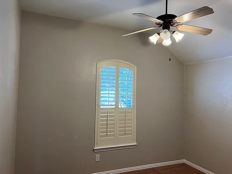 2413 Bridgeport Dr — Photo 11