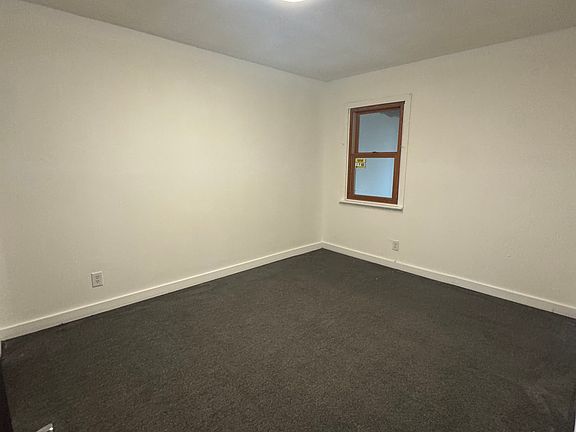 4th image of 3924 Hawthorne St #2