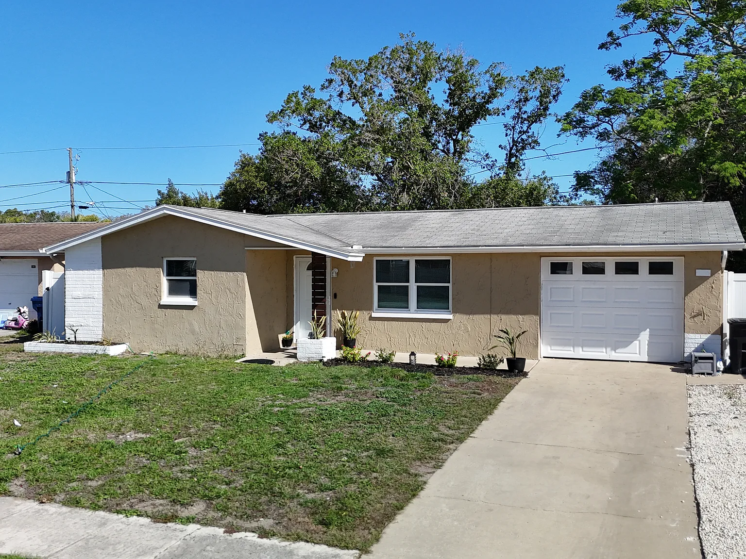 3 bed, 1028 sqft, $1,895 — Photo 3