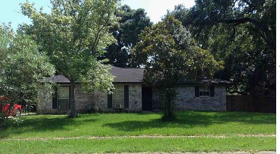 1st image of 139 Forest Oaks Ln