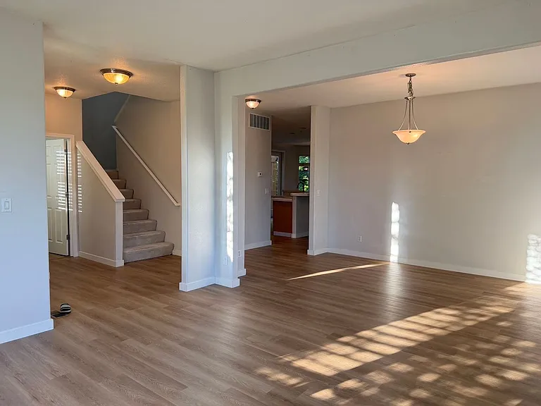 184 SW 105th Ter — Photo 17