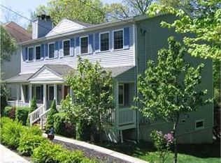 446 Stevenson Rd, New Haven, CT 06515