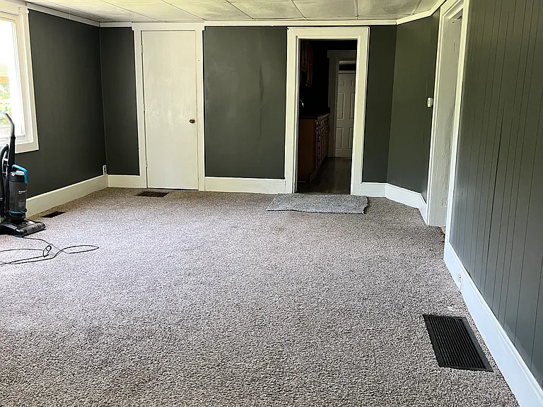 1015 W Elm St — Photo 9