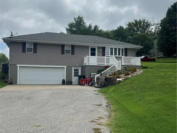 3011 S 29th St, Saint Joseph, MO 64503