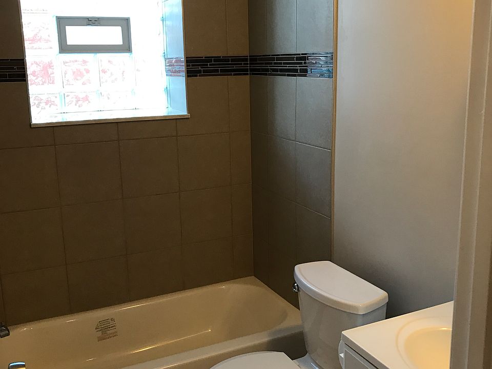 1st image of 10 Gibbs St APT 32