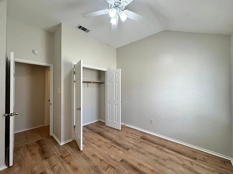 607 Hogan Dr — Photo 43