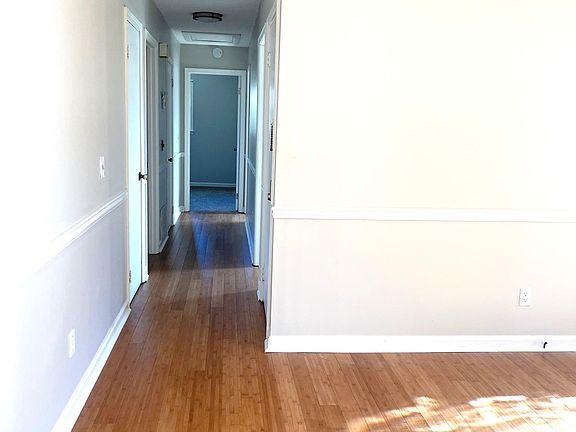Main hallway to bedrooms