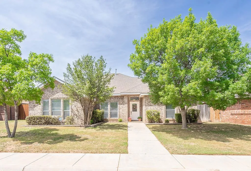 4 bed, 3.0 bath, 2300 sqft, $3,500 — Photo 1