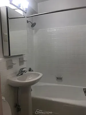 Rented by City Connections Realty | media 15