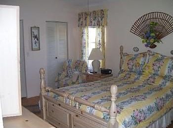 4th image of 213 NW 207th Way