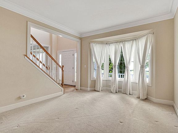 3rd image of 25656 W Meadowland Cir