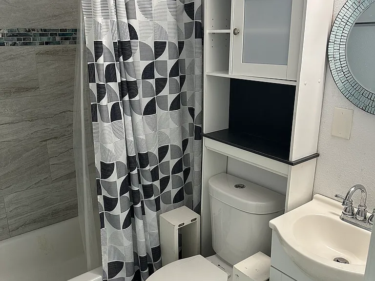 324 Seminola Blvd #B — Photo 4