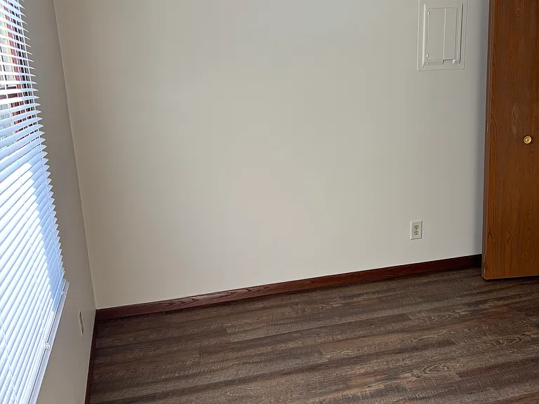 1118 Dutchman Ct — Photo 12