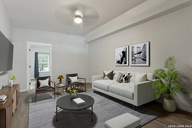 2 bed, 1.0 bath, 805 sqft, $1,300 — Photo 3