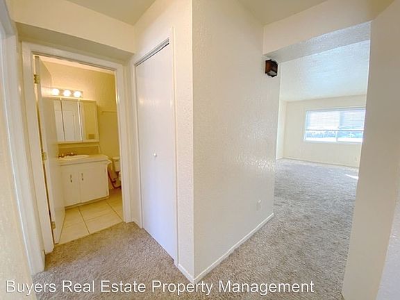 3rd image of 13217 Old Seward Hwy APT A