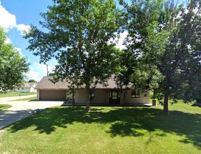 466 Church St N, Eden Valley, MN, 55329