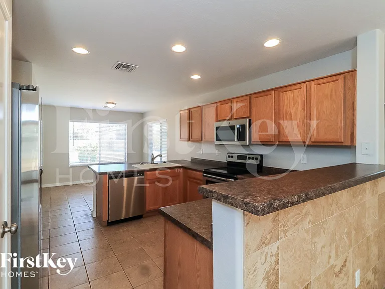2854 E Phelps Rd — Photo 5