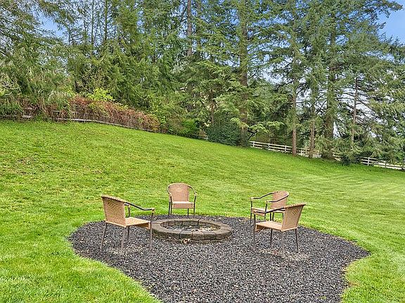 3rd image of 4336 Murphy Dr NW
