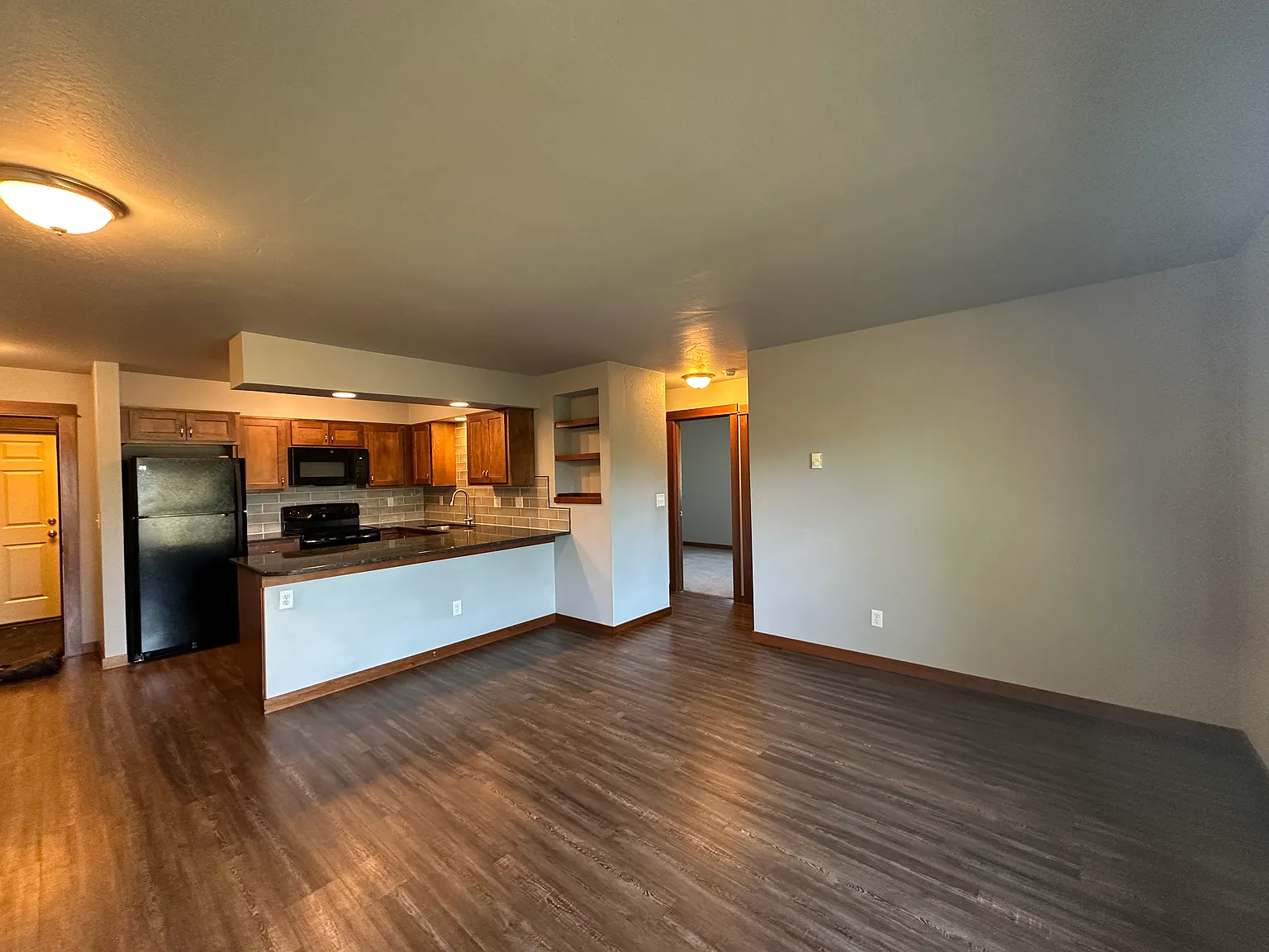 2 bed, 700 sqft, $1,550 — Photo 4