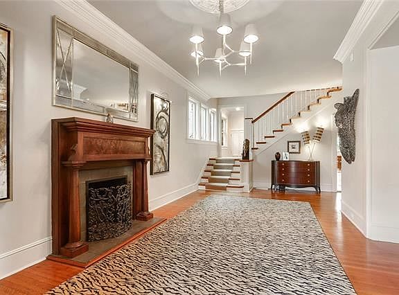 3rd image of 7901 Oak St