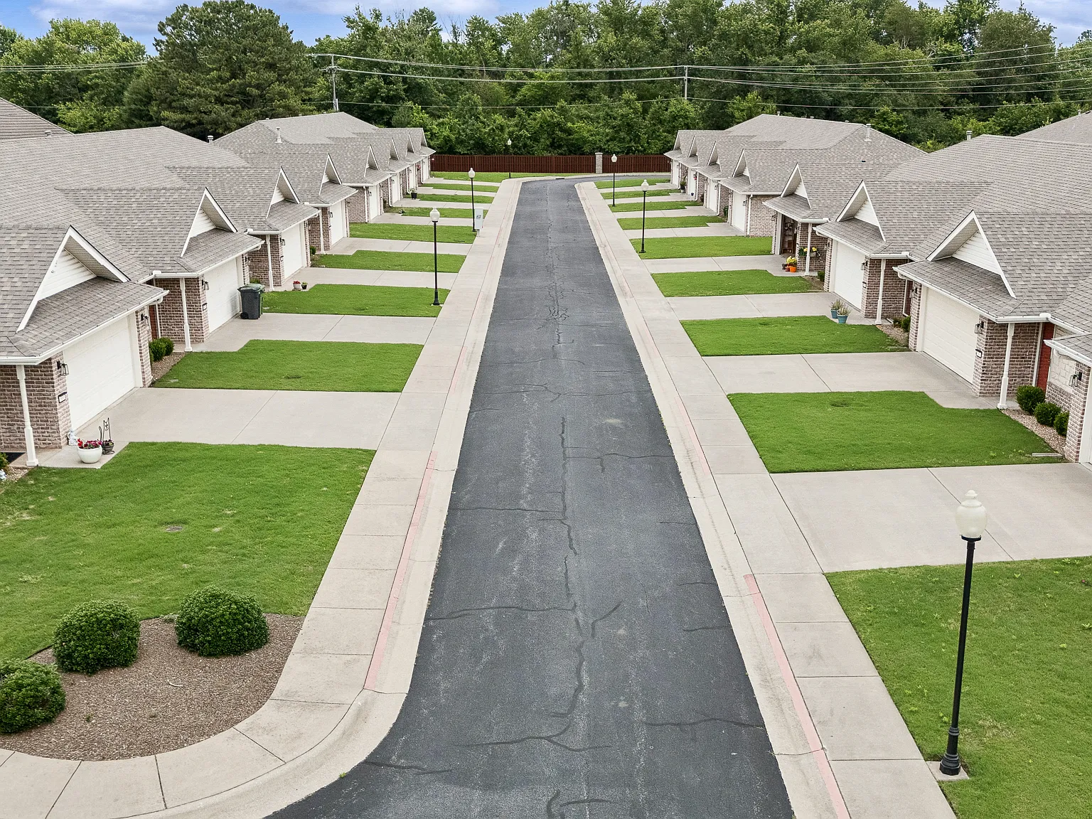 3 bed, $1,600 — Photo 2