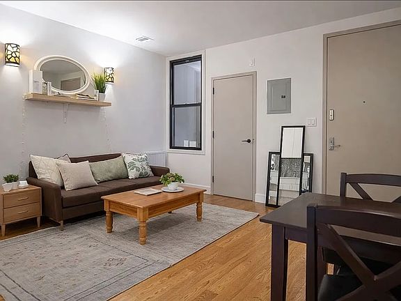 5th image of 245 Harman St APT 3R