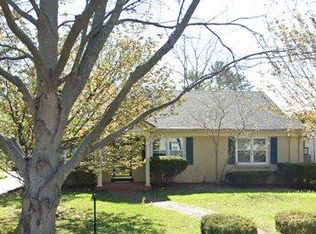 538 Chinoe Rd, Lexington, KY 40502