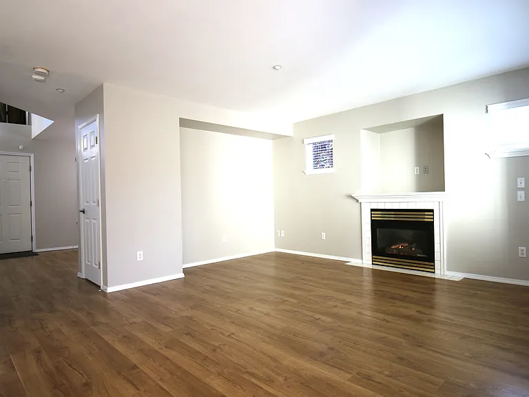 2153 McDonald Ave — Photo 6