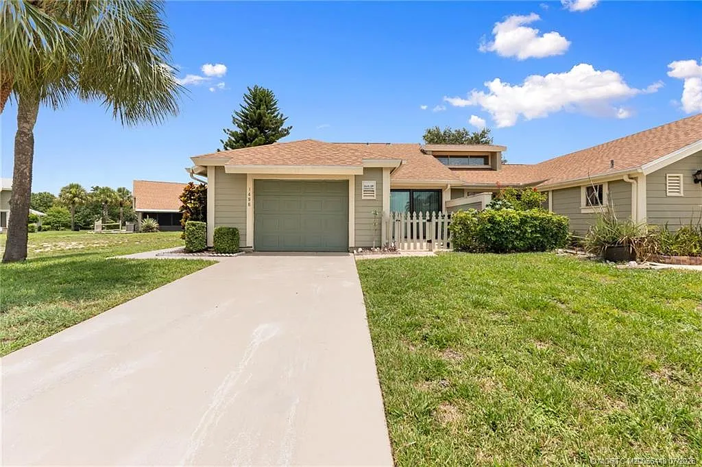 2 bed, 2.0 bath, 1041 sqft, $2,000 — Photo 1