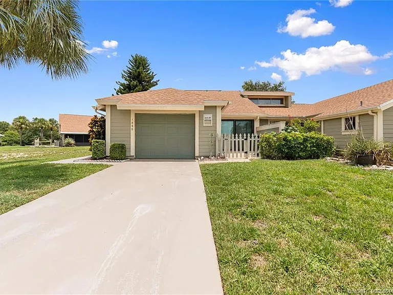 1496 SE Colchester Cir — Photo 1