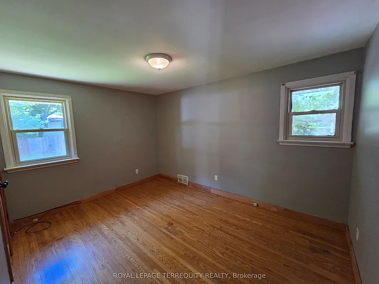 319 Hillcroft St #MAIN — Photo 7