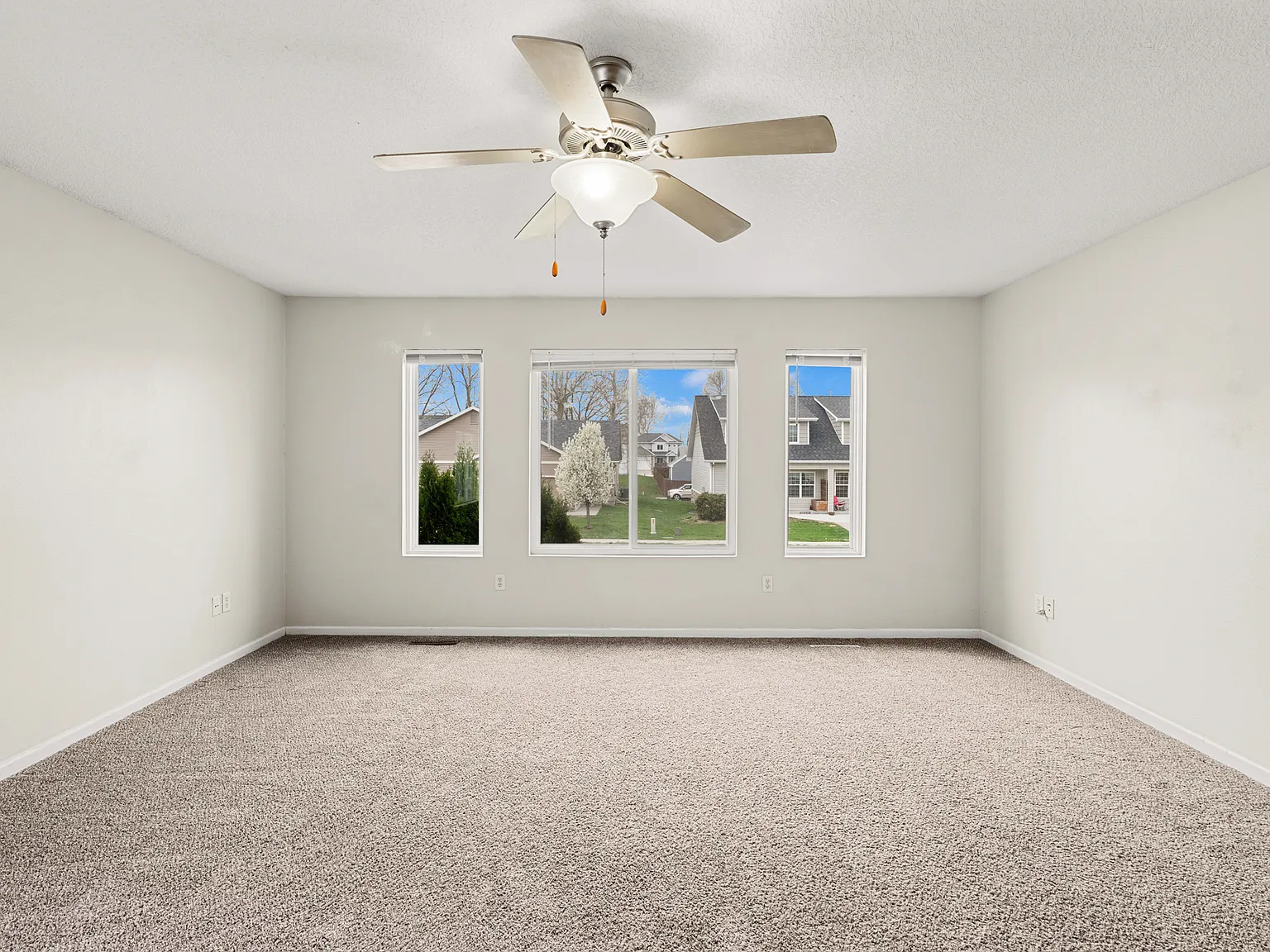 3905 Marigold Drive - 1 — Photo 2