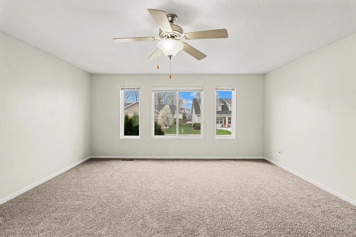 Building Photo - 3905 Marigold Dr #1