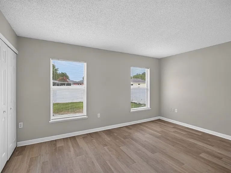1845 Saga Ct — Photo 23