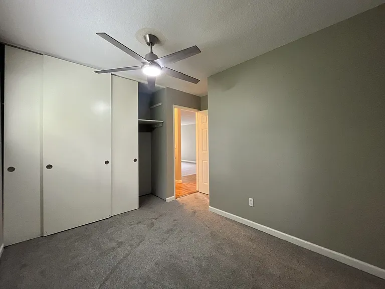 15827 NE Glisan St #12 — Photo 18