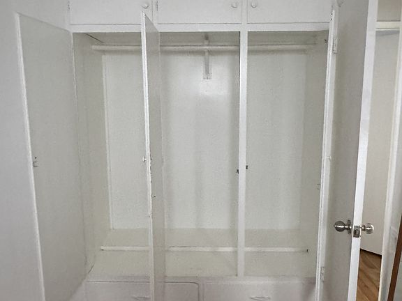 3rd image of 411 Jasmine Ave APT A