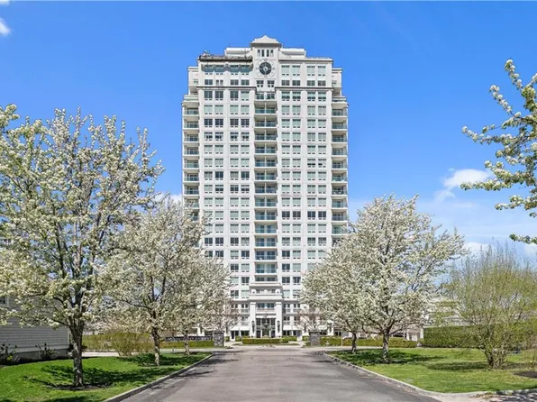 1 Tower Dr APT 1502, Portsmouth, RI 02871