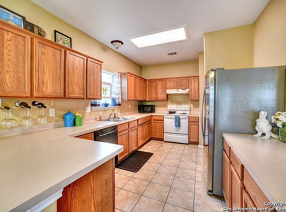 4th image of 8615 Sunny Oaks