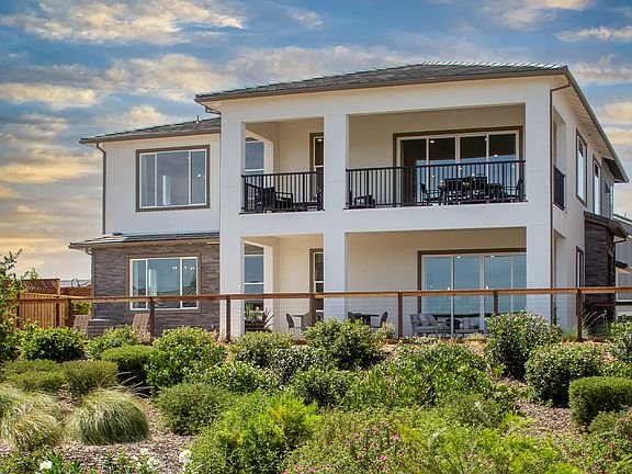Charming single-story luxury contemporary flat of residence 2 model with ample space located in Lake
