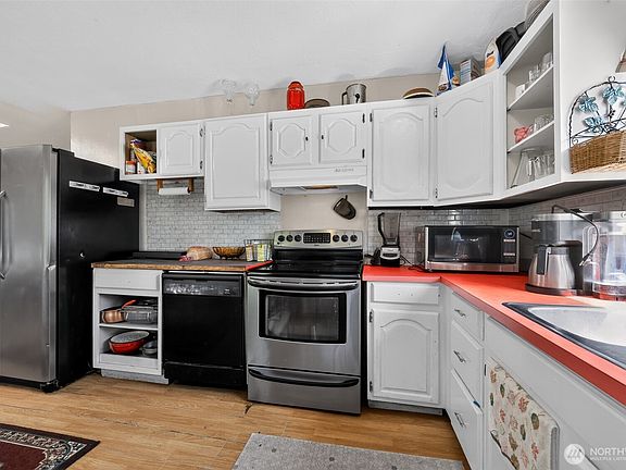 3rd image of 20605 Birch Place