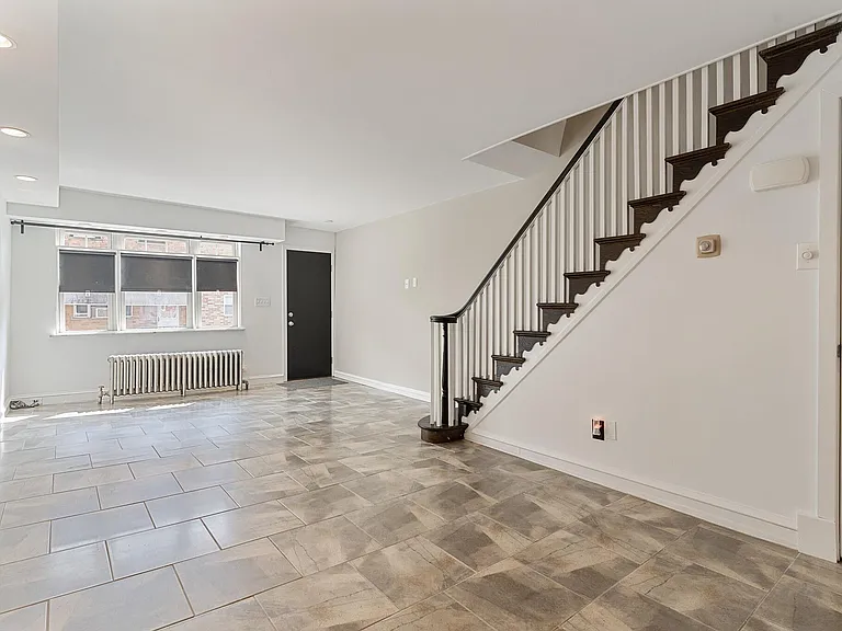 2552 S Sartain St — Photo 13