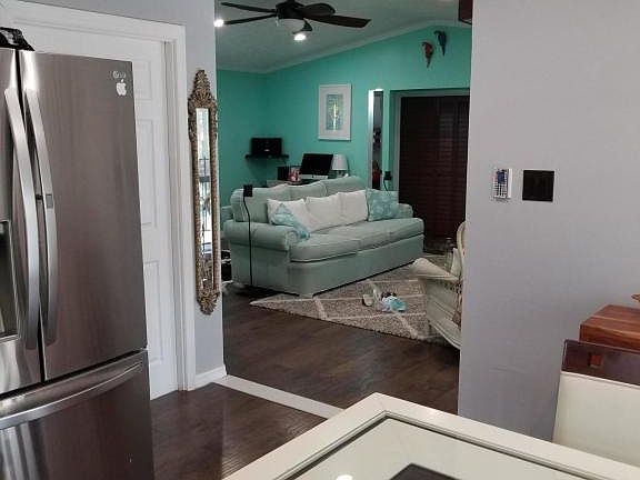 5th image of 7701 Westmont Dr