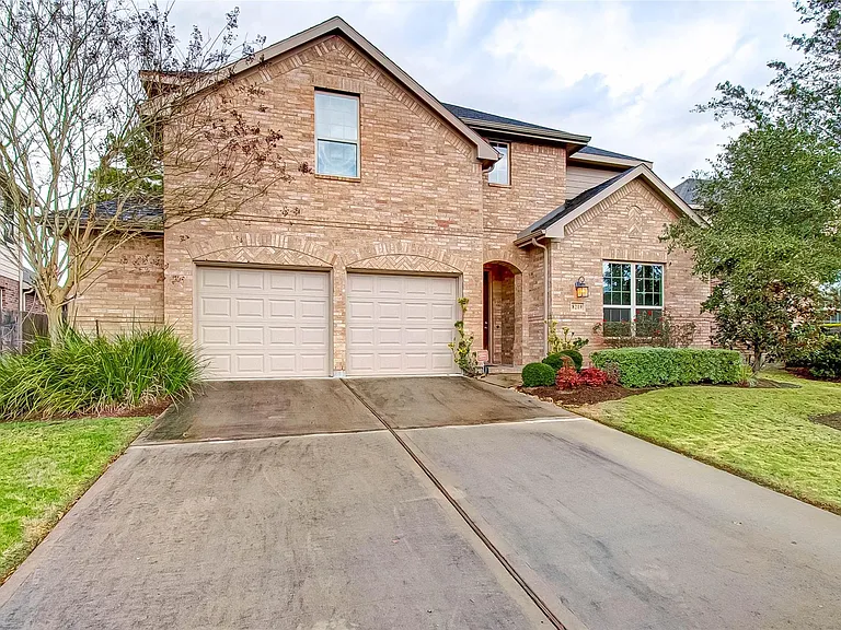 8219 Peppervine Ct — Photo 46
