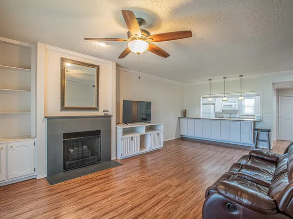 8511 Westover Ct APT 234, Granbury, TX 76049