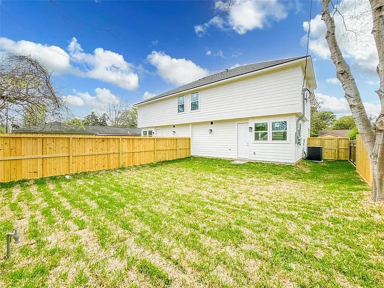 11514 Courtshire Rd #B — Photo 17